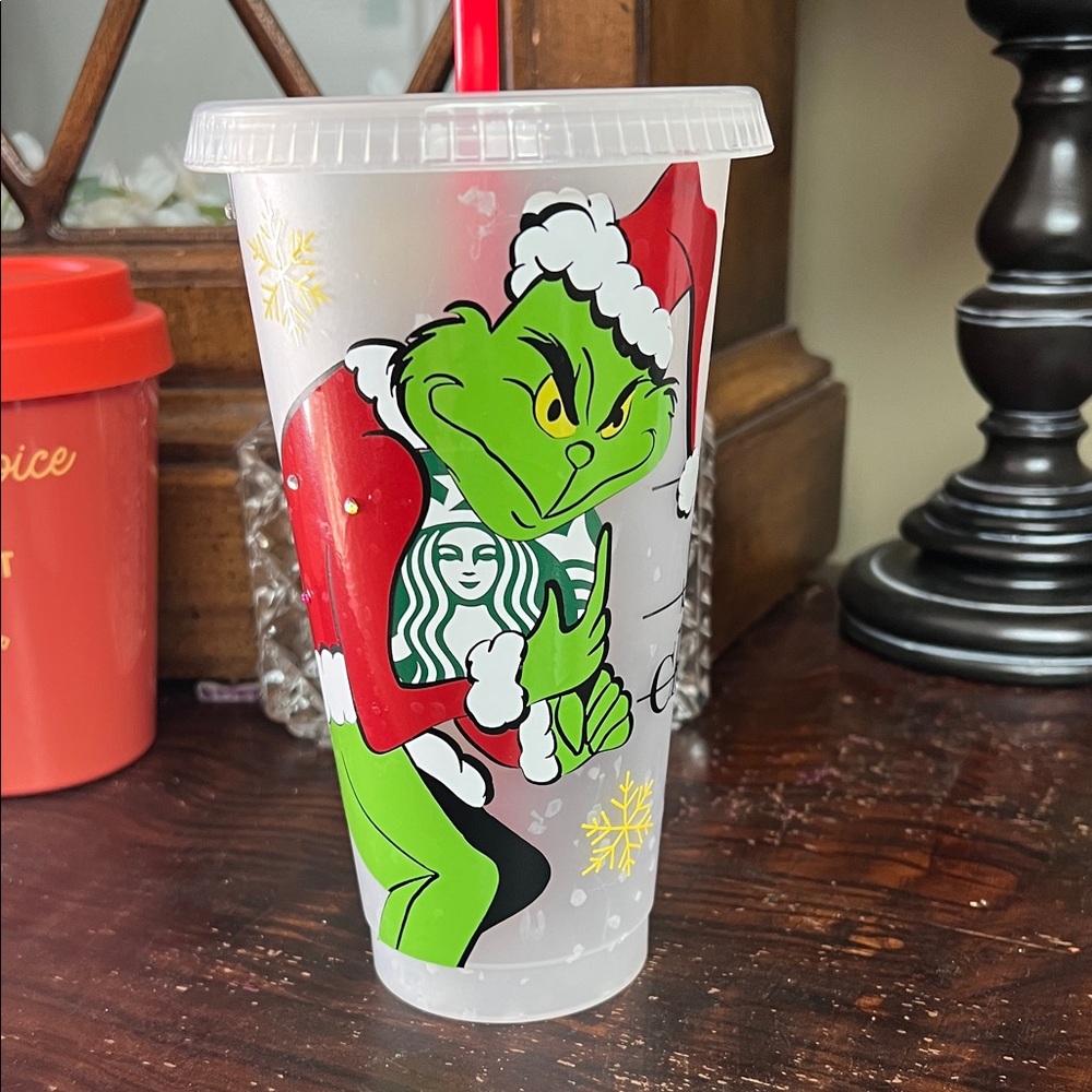 Starbucks Green and Red Grinch Color Changing  ❄️ Holiday Cup